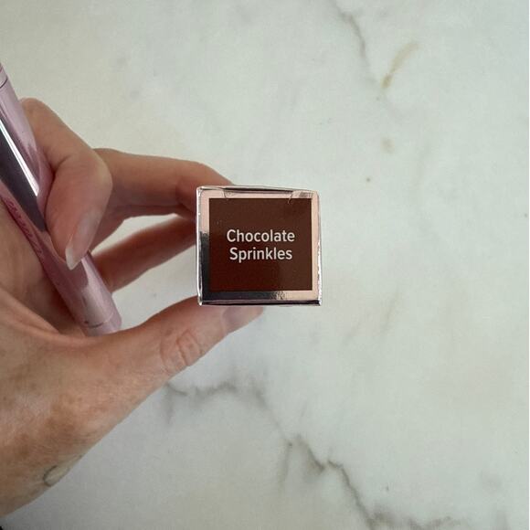 Too Faced Quickie Queen Cream Eye Shadow Stick 0.05 oz Chocolate Sprinkles - Picture 3 of 3